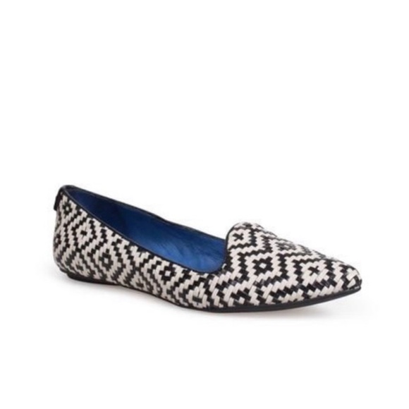 Elliott Lucca Shoes - Elliott Lucca Bonita Aztec Blk & Whte Flats, Size 7.5